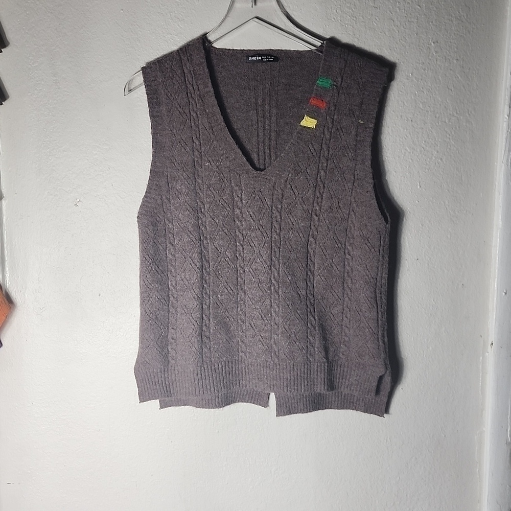 Women Sleeves Vest Color Rosewood